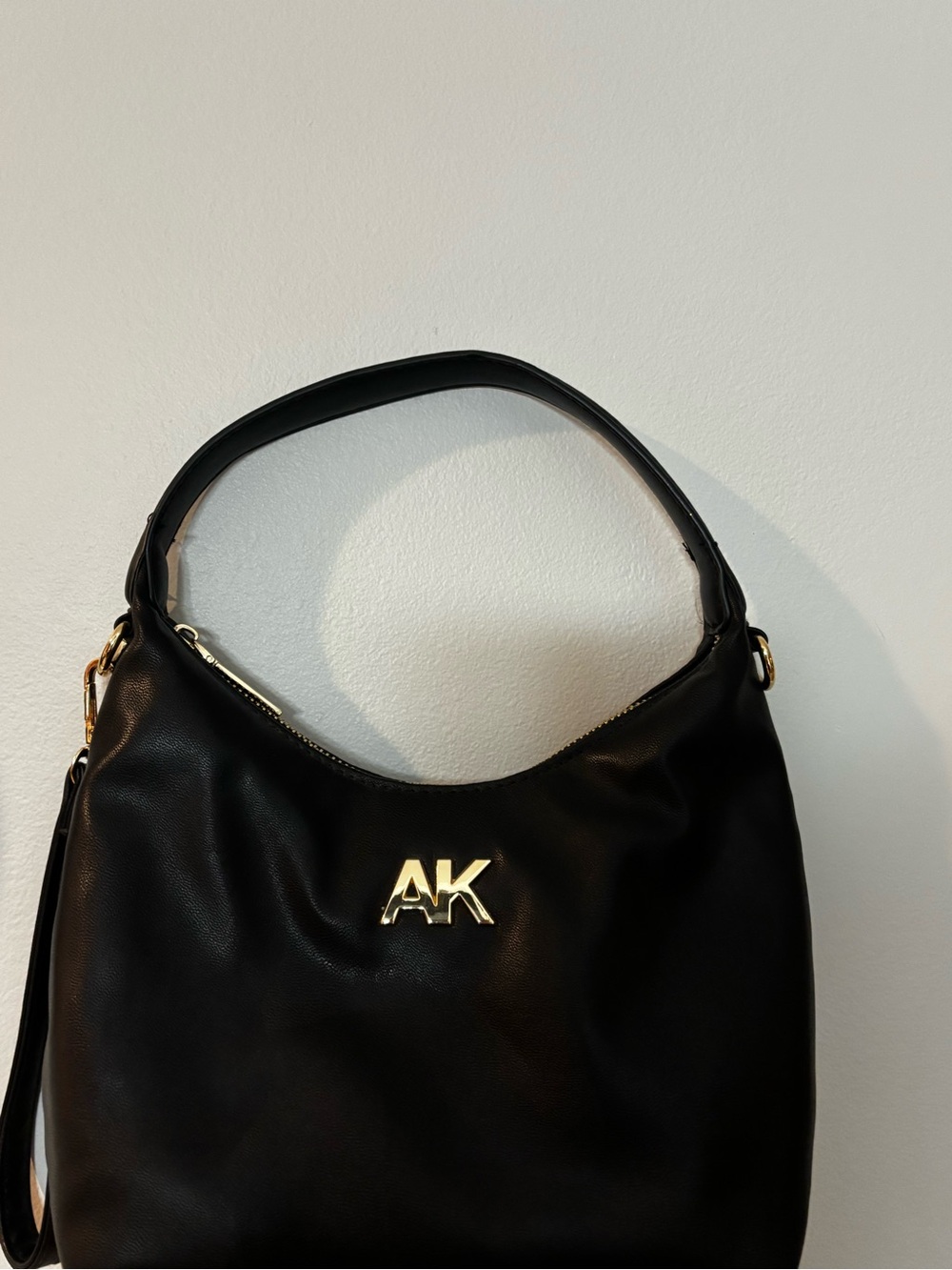VTG AK Black vegan Leather Shoulder Bag - Sleek Everyday Hobo
